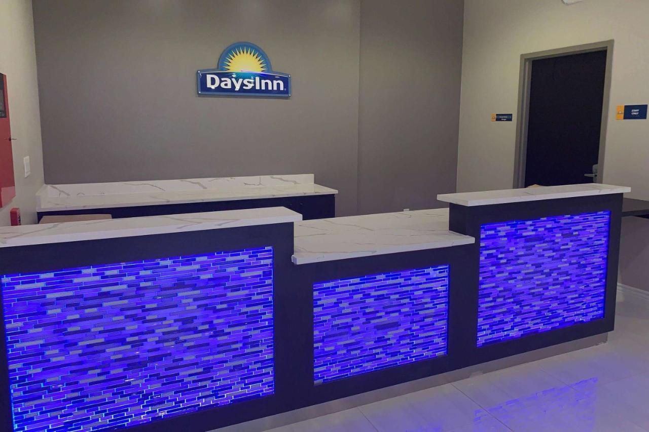 Days Inn & Suites By Wyndham Greater Tomball Exterior foto