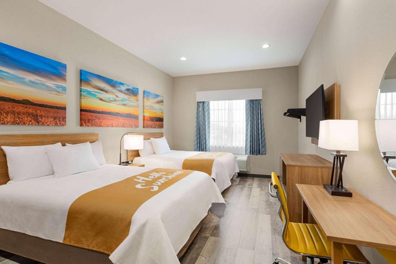 Days Inn & Suites By Wyndham Greater Tomball Exterior foto