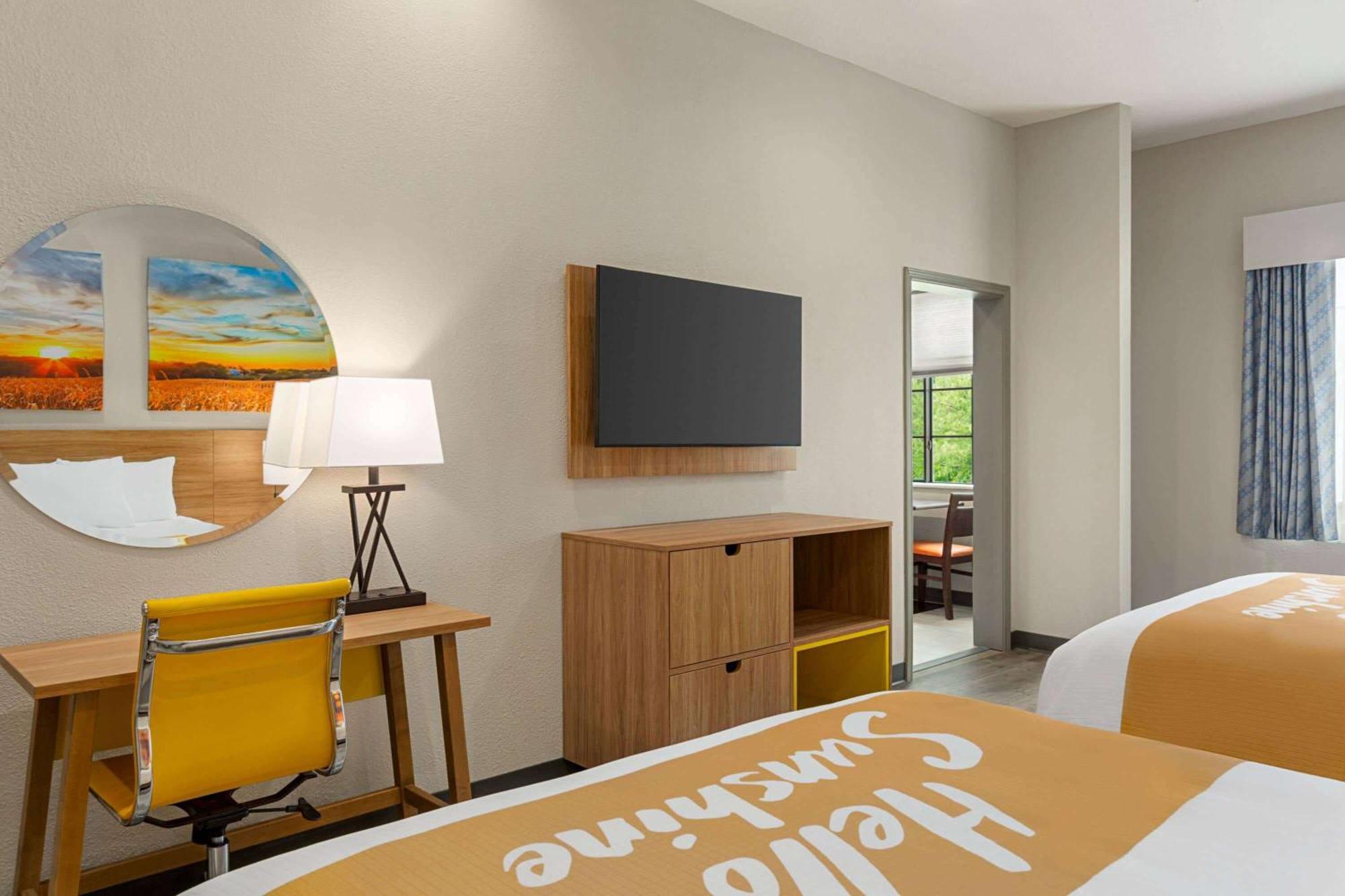 Days Inn & Suites By Wyndham Greater Tomball Exterior foto